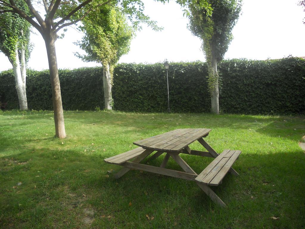 Camping Fuente De Piedra Exterior foto
